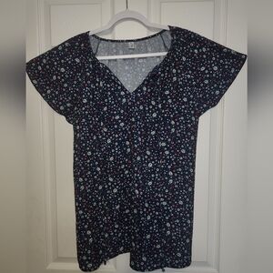 XL Simple Fun Blue Floral Flowy Blouse